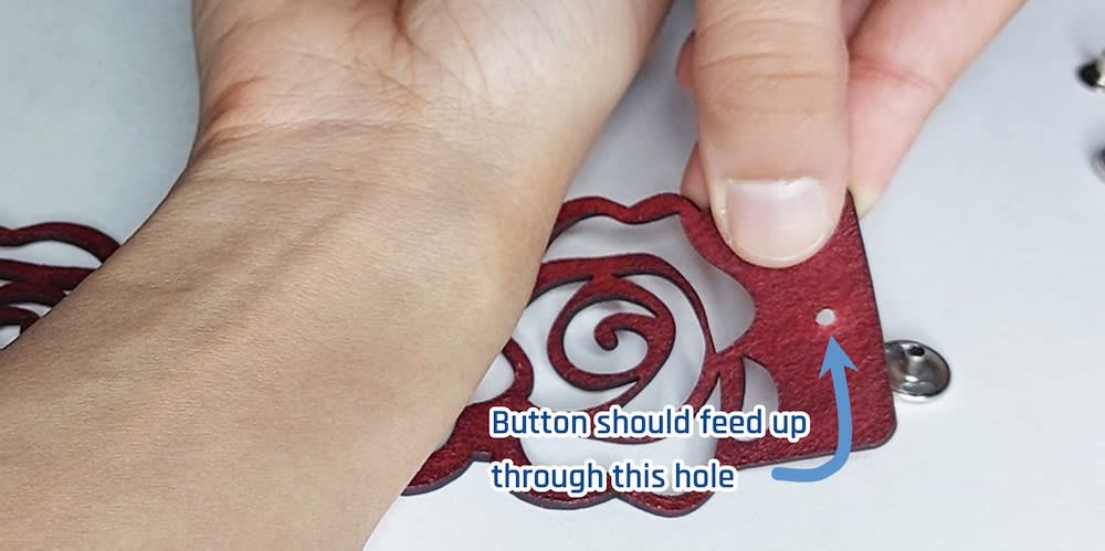 Correct orientation of bracelet on wrist Shows correct orientation of bracelet on wrist